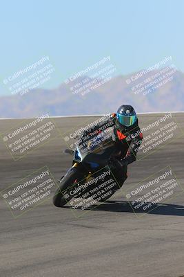 media/Nov-06-2023-Moto Forza (Mon) [[ce023d0744]]/4-Beginner Group/Session 2 (Bowl Tight Speed)/